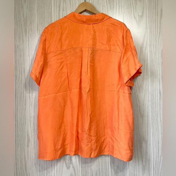 Soft Surroundings Lianas Satin Like Button-Up Blouse Color Nectarine Size 2X NWT - Picture 3 of 3